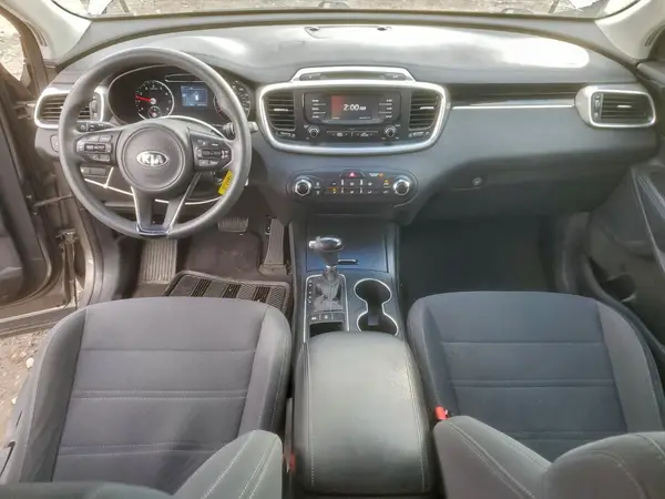 5XYPGDA53HG312069 2017 KIA SORENTO - Image 8