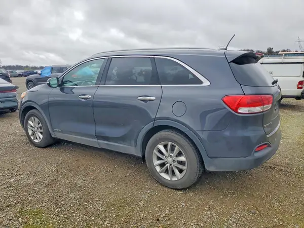 5XYPGDA53HG312606 2017 KIA SORENTO - Image 2