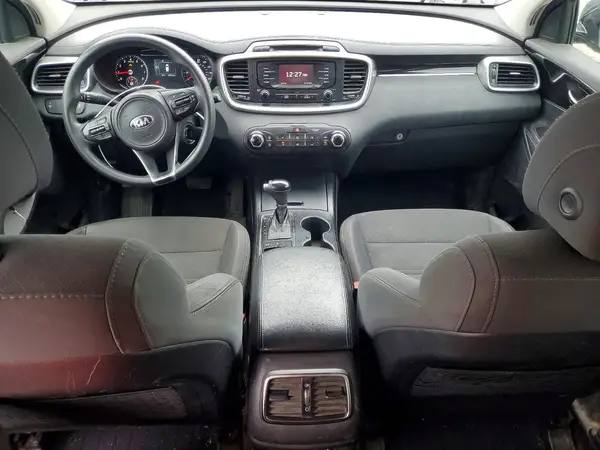 5XYPGDA53HG312606 2017 KIA SORENTO - Image 8