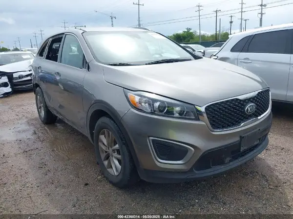 5XYPGDA53HG316168 2017 KIA SORENTO - Image 1