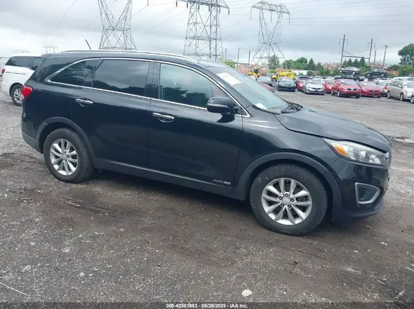 5XYPGDA53HG320799 2017 KIA SORENTO - Image 1