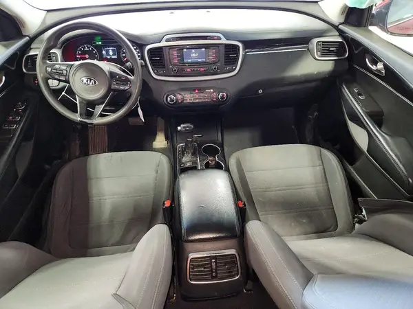 5XYPGDA53HG320866 2017 KIA SORENTO - Image 8