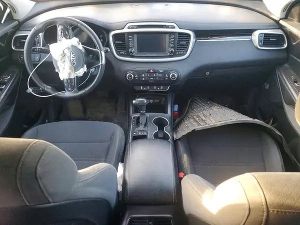 5XYPGDA53HG323203 2017 KIA SORENTO - Image 8