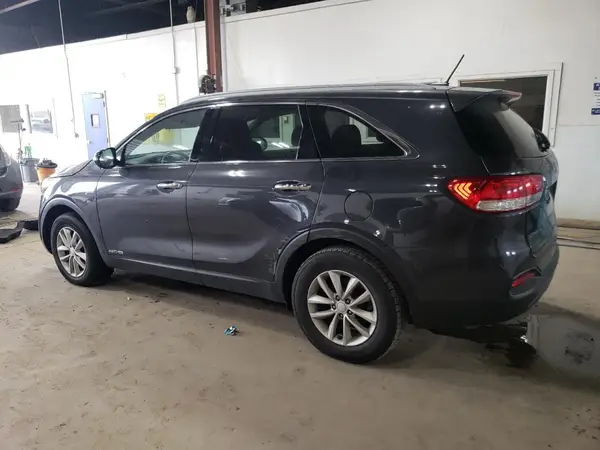 5XYPGDA53HG327560 2017 KIA SORENTO - Image 2