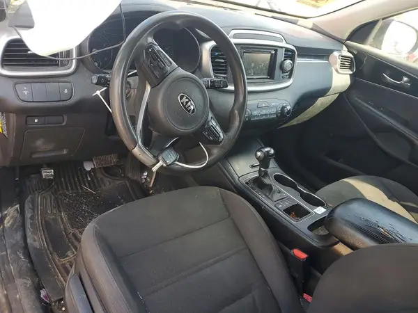 5XYPGDA53HG331107 2017 KIA SORENTO - Image 8