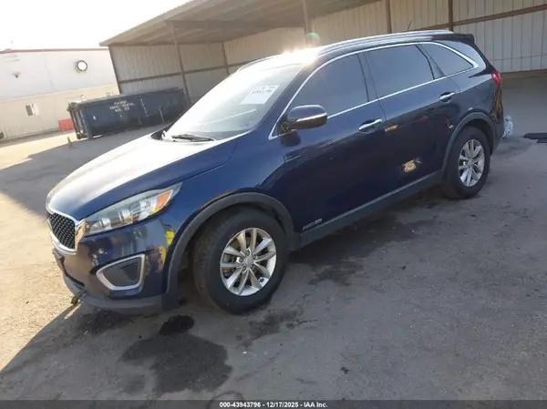 5XYPGDA53HG333424 2017 KIA SORENTO - Image 2