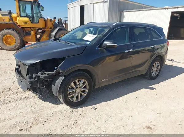 5XYPGDA53JG339004 2018 KIA SORENTO - Image 2