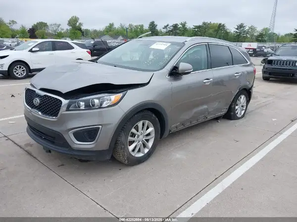 5XYPGDA53JG370995 2018 KIA SORENTO - Image 2