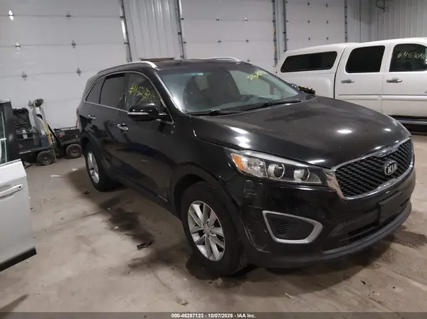 5XYPGDA53JG372987 2018 KIA SORENTO - Image 1