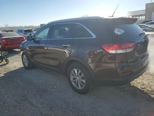 5XYPGDA53JG373170 2018 KIA SORENTO - Image 2