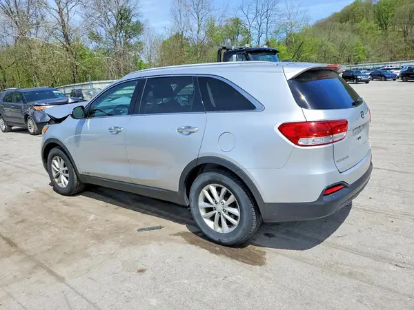 5XYPGDA53JG373668 2018 KIA SORENTO - Image 2