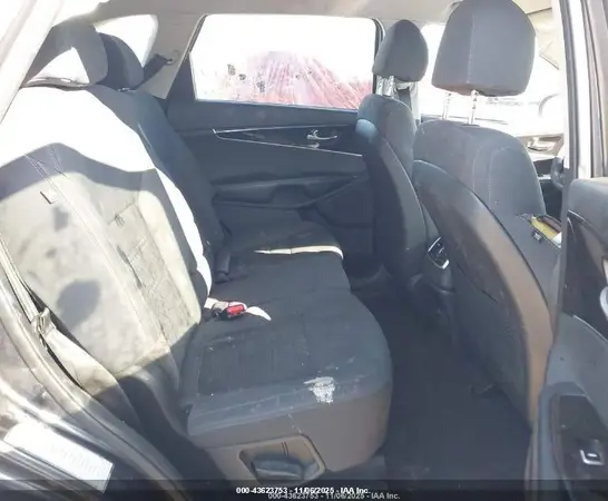 5XYPGDA53JG404319 2018 KIA SORENTO - Image 8