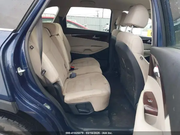 5XYPGDA53JG422531 2018 KIA SORENTO - Image 8