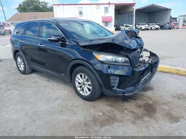 5XYPGDA53KG446667 2019 KIA SORENTO - Image 1