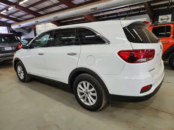 5XYPGDA53KG448743 2019 KIA SORENTO - Image 2