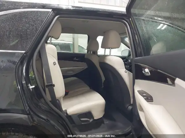 5XYPGDA53KG449911 2019 KIA SORENTO - Image 8