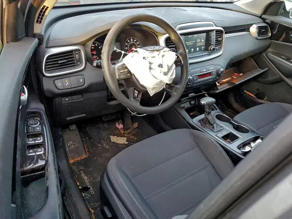 5XYPGDA53KG456793 2019 KIA SORENTO - Image 8