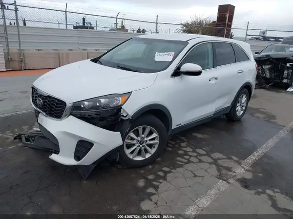 5XYPGDA53KG456969 2019 KIA SORENTO - Image 2