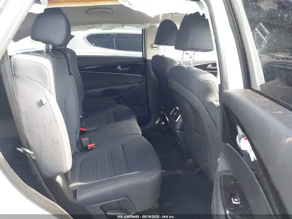 5XYPGDA53KG456986 2019 KIA SORENTO - Image 8