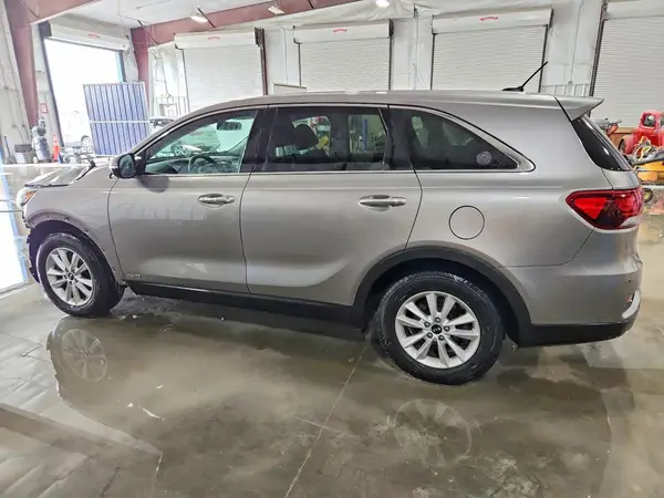 5XYPGDA53KG471214 2019 KIA SORENTO - Image 2