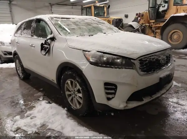 5XYPGDA53KG481094 2019 KIA SORENTO - Image 1