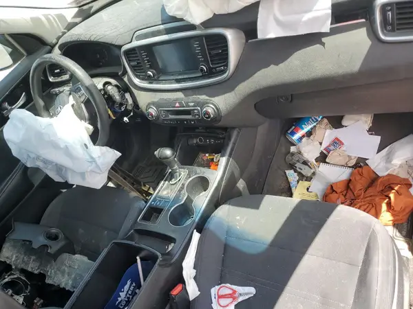 5XYPGDA53KG483220 2019 KIA SORENTO - Image 8