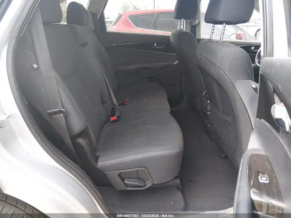 5XYPGDA53KG486084 2019 KIA SORENTO - Image 8