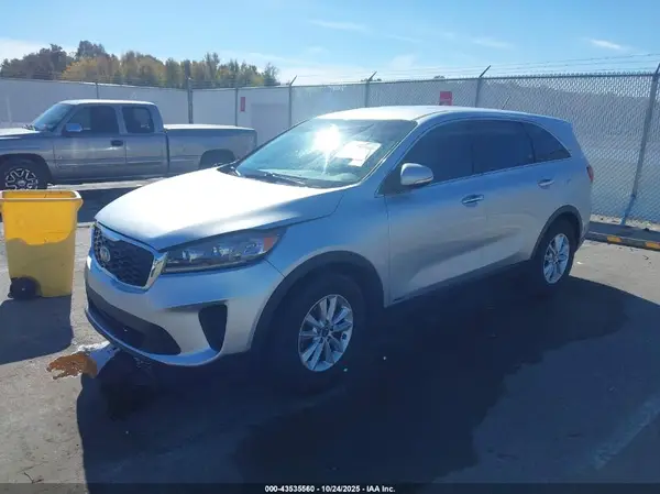 5XYPGDA53KG488899 2019 KIA SORENTO - Image 2