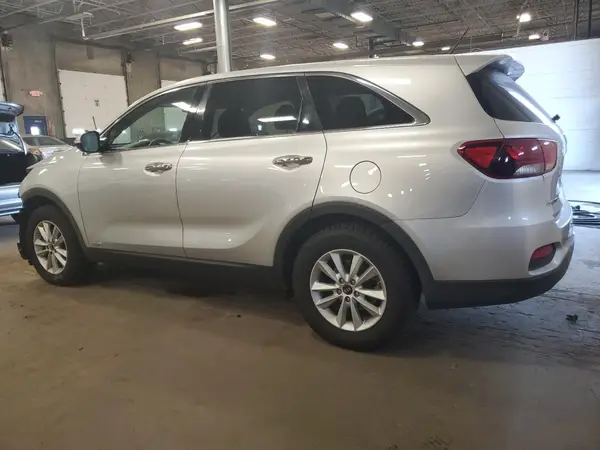 5XYPGDA53KG497070 2019 KIA SORENTO - Image 2