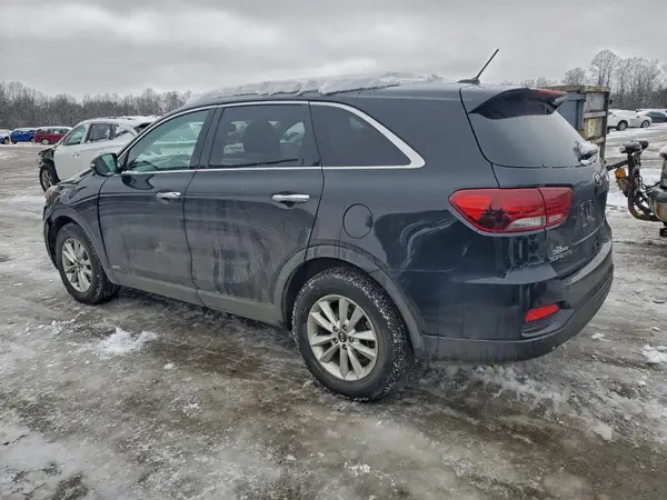 5XYPGDA53KG560975 2019 KIA SORENTO - Image 2