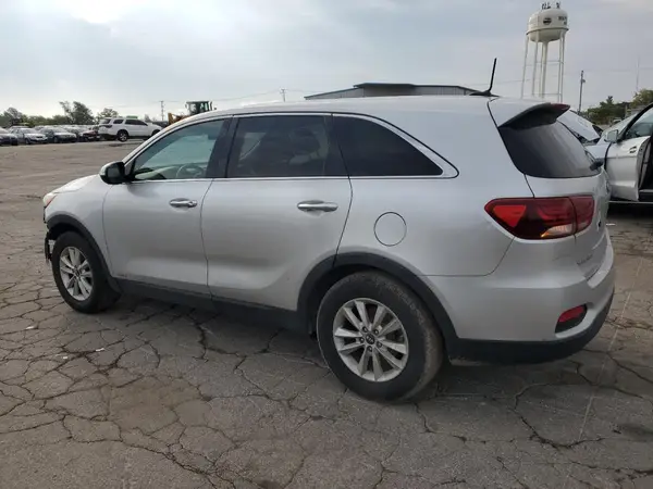 5XYPGDA53KG561074 2019 KIA SORENTO - Image 2