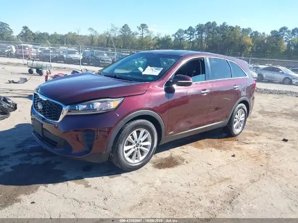5XYPGDA53KG563276 2019 KIA SORENTO - Image 2