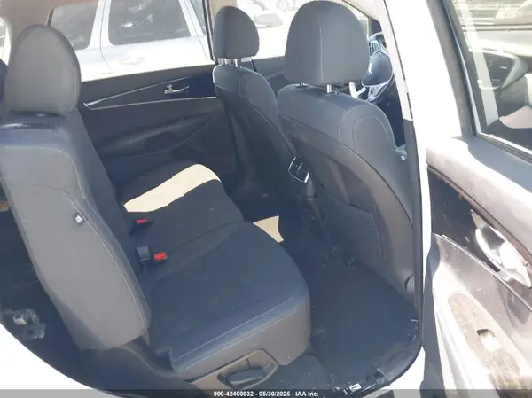 5XYPGDA53KG587755 2019 KIA SORENTO - Image 8