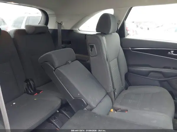 5XYPGDA53LG613398 2020 KIA SORENTO - Image 8