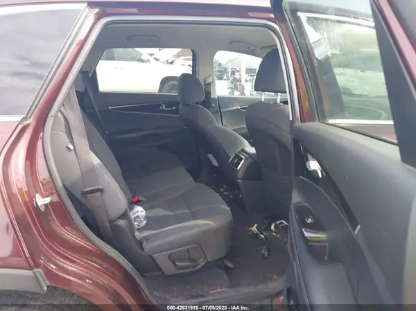 5XYPGDA53LG619511 2020 KIA SORENTO - Image 8