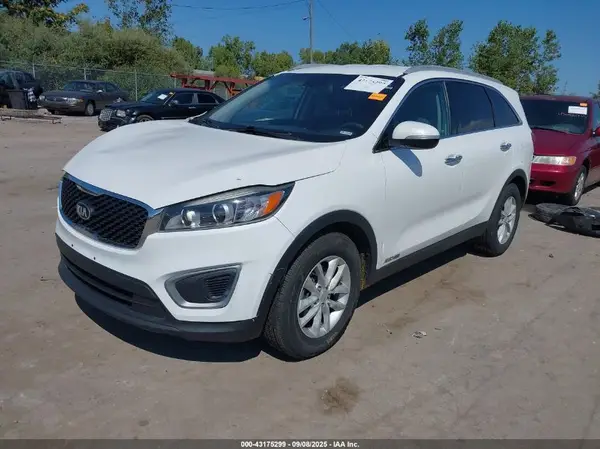 5XYPGDA54GG002916 2016 KIA SORENTO - Image 2