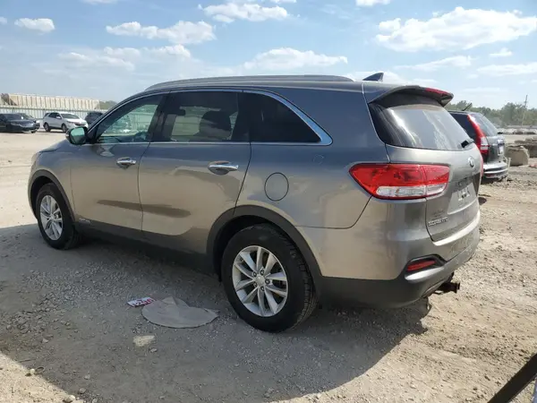 5XYPGDA54GG003516 2016 KIA SORENTO - Image 2