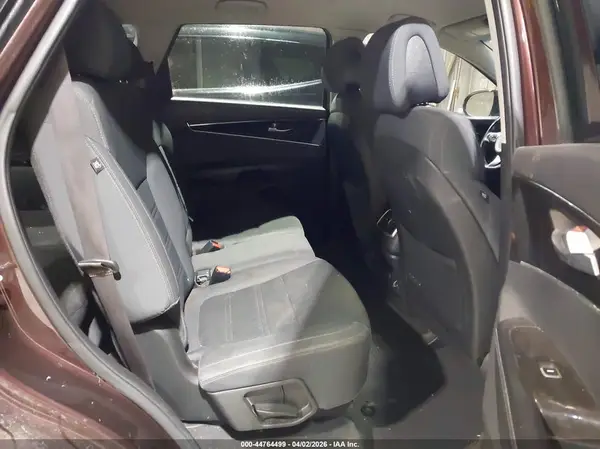 5XYPGDA54GG076384 2016 KIA SORENTO - Image 8
