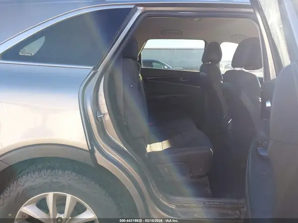 5XYPGDA54GG085683 2016 KIA SORENTO - Image 8
