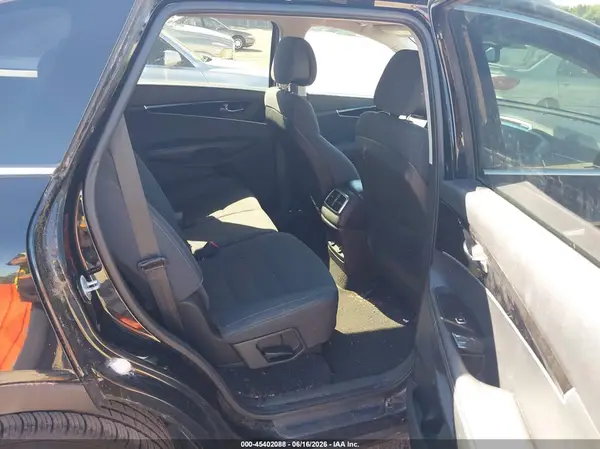 5XYPGDA54GG090009 2016 KIA SORENTO - Image 8