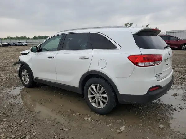5XYPGDA54GG105916 2016 KIA SORENTO - Image 2