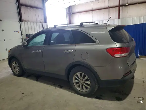 5XYPGDA54GG135028 2016 KIA SORENTO - Image 2