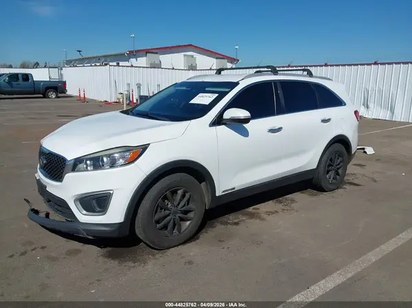 5XYPGDA54GG135871 2016 KIA SORENTO - Image 2