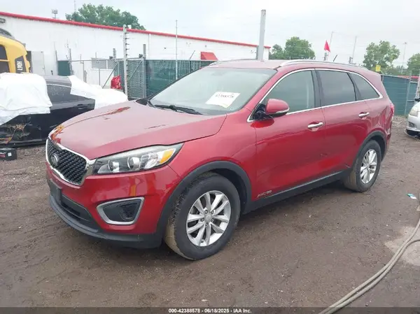 5XYPGDA54GG137961 2016 KIA SORENTO - Image 2