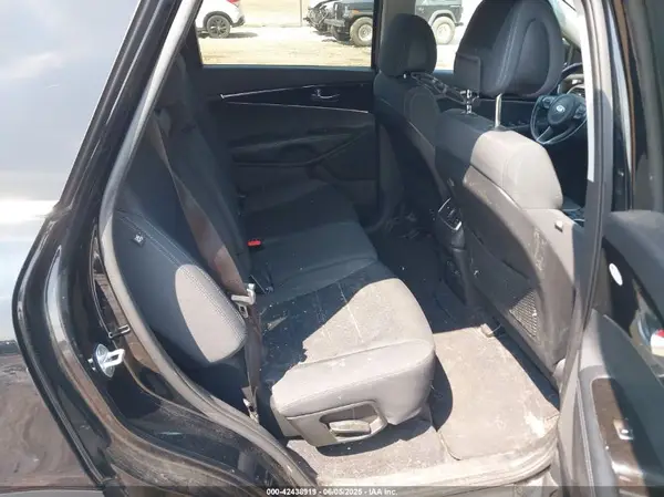 5XYPGDA54GG155909 2016 KIA SORENTO - Image 8