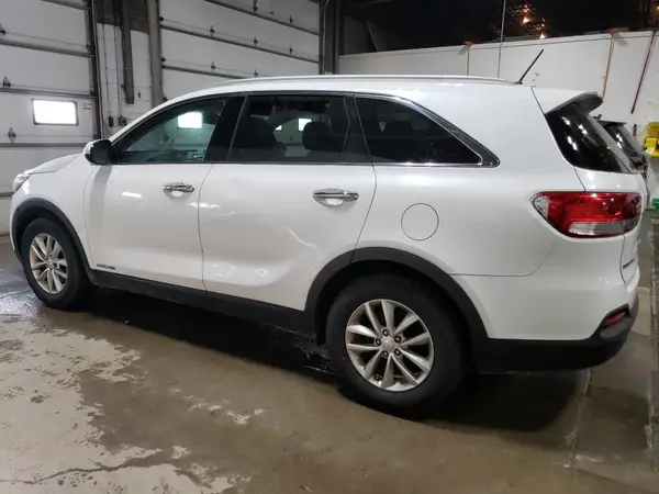 5XYPGDA54GG160897 2016 KIA SORENTO - Image 2