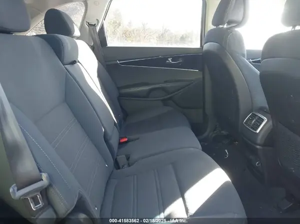 5XYPGDA54GG175092 2016 KIA SORENTO - Image 8