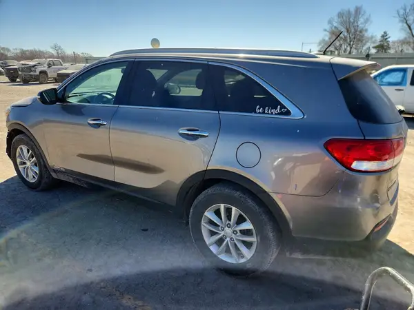 5XYPGDA54GG175559 2016 KIA SORENTO - Image 2