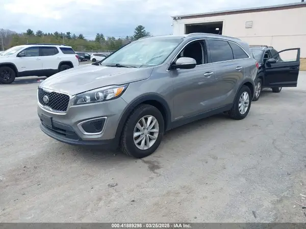 5XYPGDA54GG177571 2016 KIA SORENTO - Image 2
