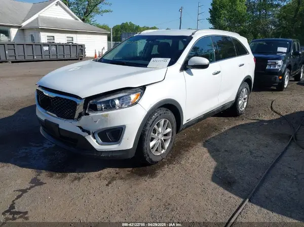 5XYPGDA54HG187891 2017 KIA SORENTO - Image 2